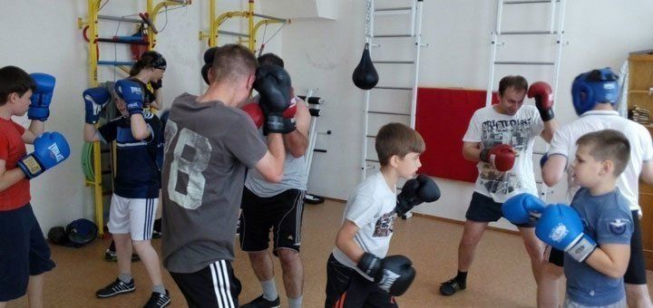 De beste treningsstudioene for boksing og kickboksing i Nizjnij Novgorod i 2020
