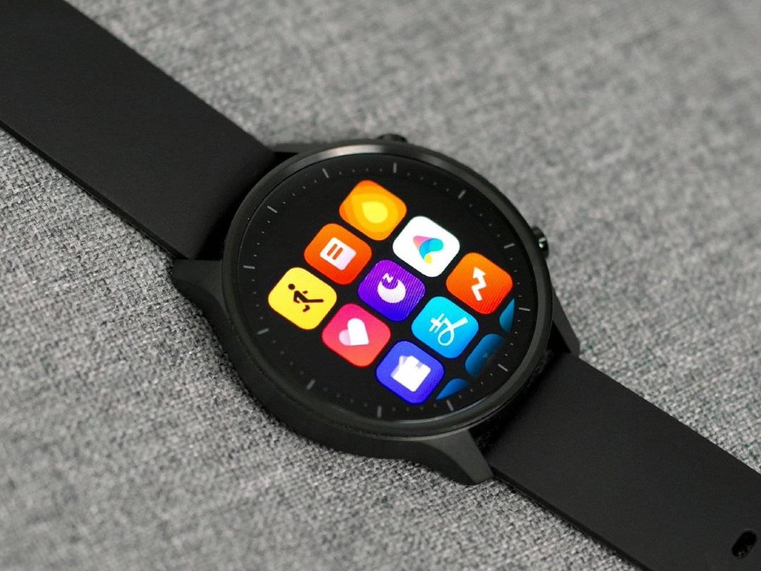 Gjennomgang av smarte klokker Xiaomi Watch Color med funksjonene